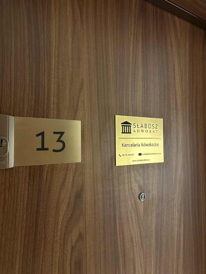 drzwi kancelarii adwokackiej